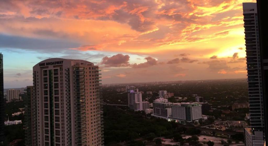 Lyx Suites At One Broadway In Brickell Miami Eksteriør bilde
