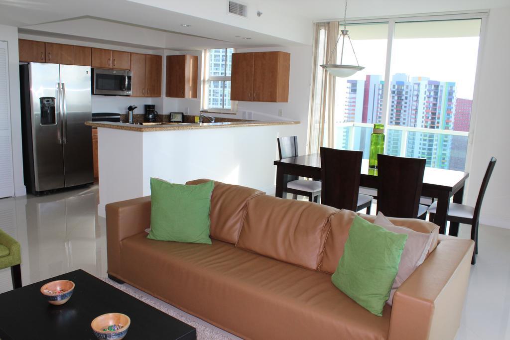 Lyx Suites At One Broadway In Brickell Miami Eksteriør bilde